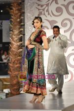 Model walks the ramp for Vikram Phadnis at Aamby Valley India Bridal Week day 4 on 1st Nov 2010 (63).JPG